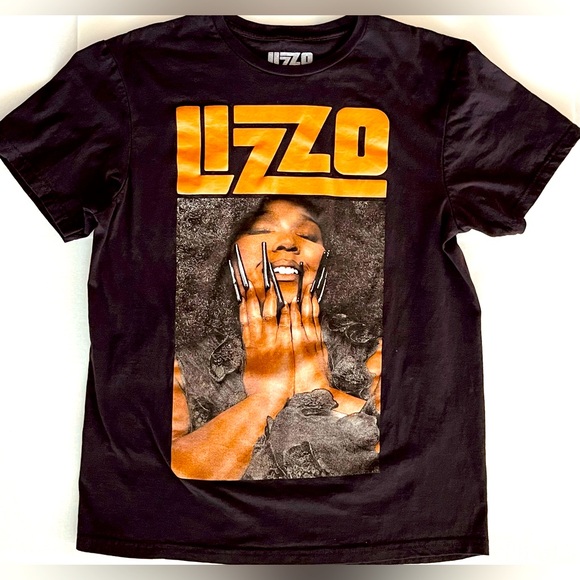 Lizzo Tops - LIZZO TEE SIZE MEDIUM Black T-Shirt with Lizzo Graphic